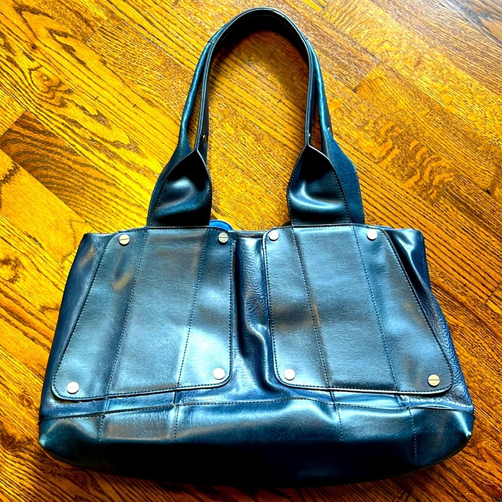 Matt & Nat Navy Vegan Leather Recycled Purse EUC